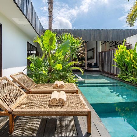 Villa Yogi Surf 3 Canggu Екстериор снимка